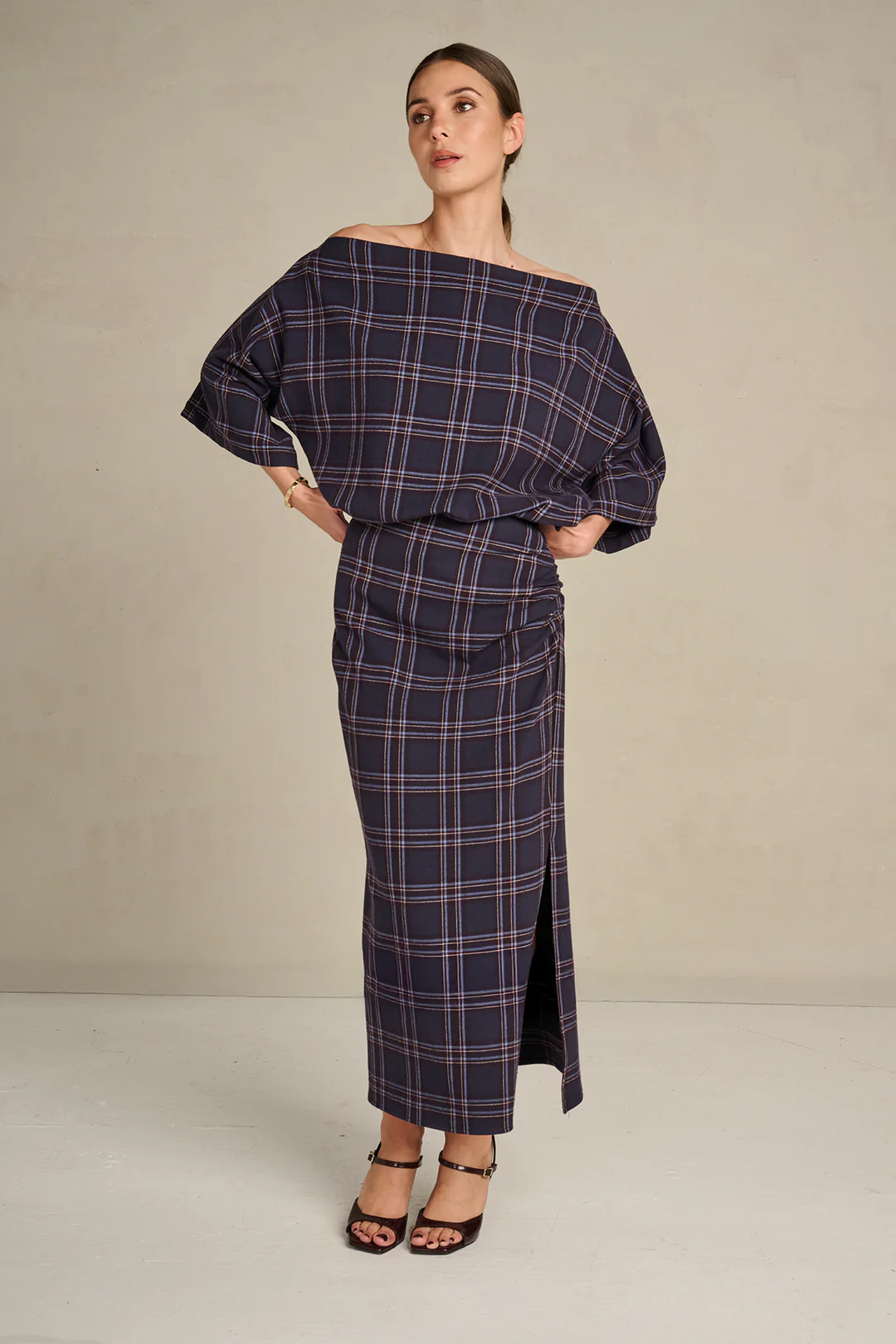 March23_gina_navy_pull_ciri_navy_skirt