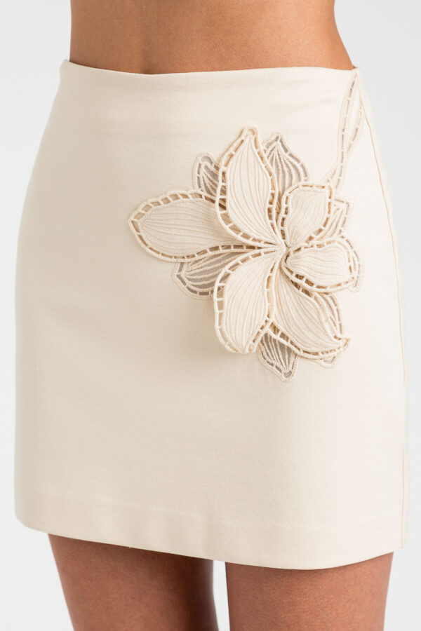 Korte rok met bloem twinset