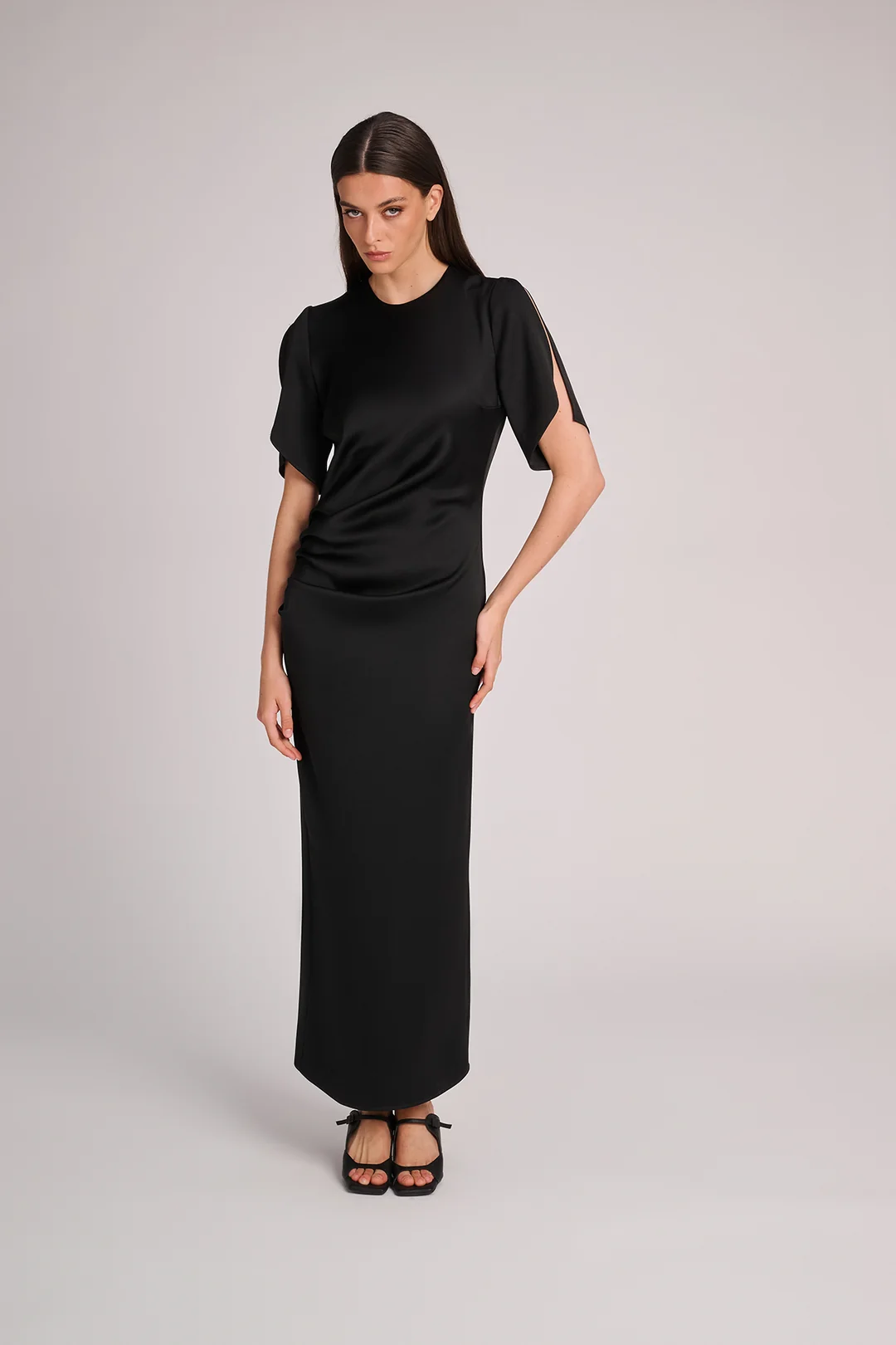 dress_capri_black_sandal_raven_black_march23.webp