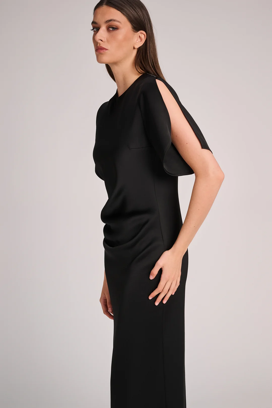 dress_capri_black_sandal_raven_black_march23_4.webp