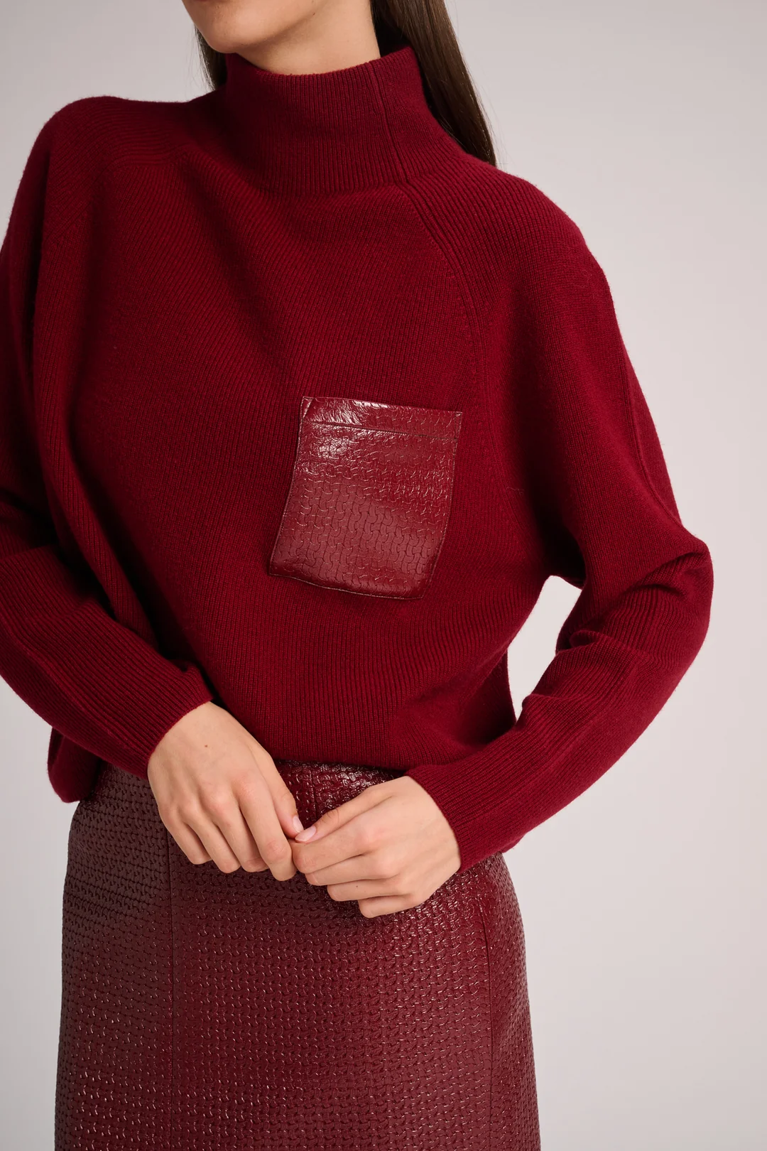 pull_prague_lipstick_skirt_cicago_lipstick_raven_rust_3.webp