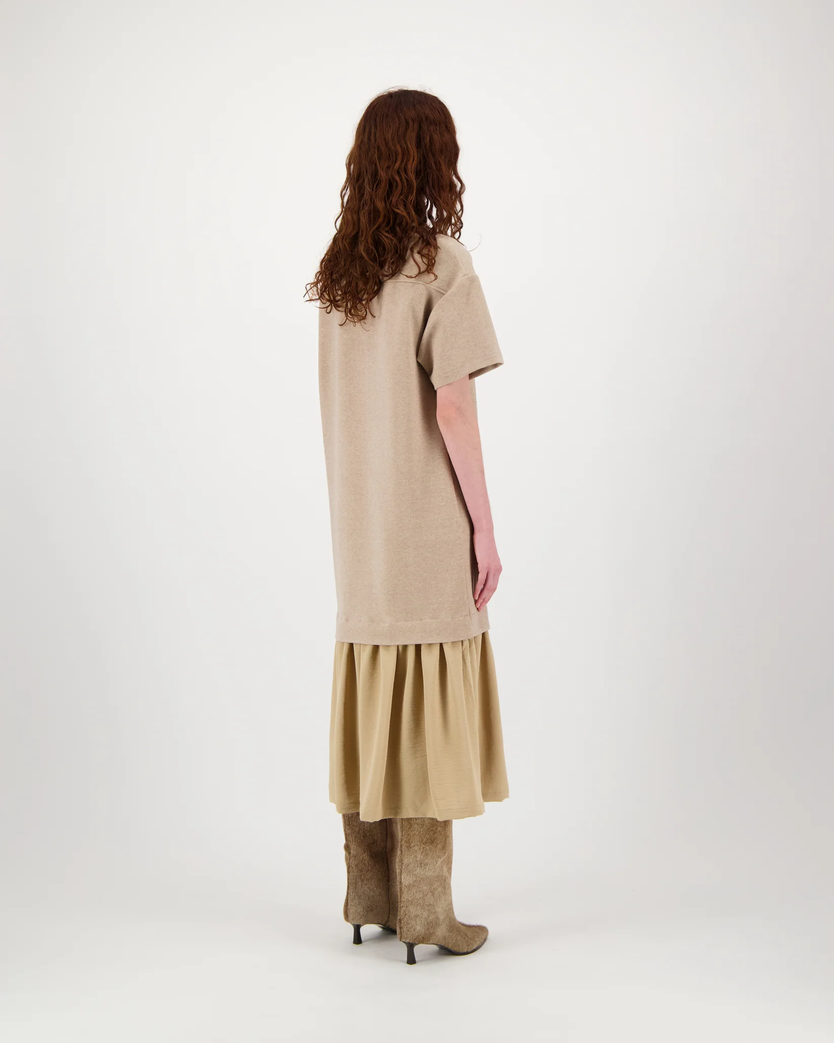 9_Fullbody_JPG_3.webp